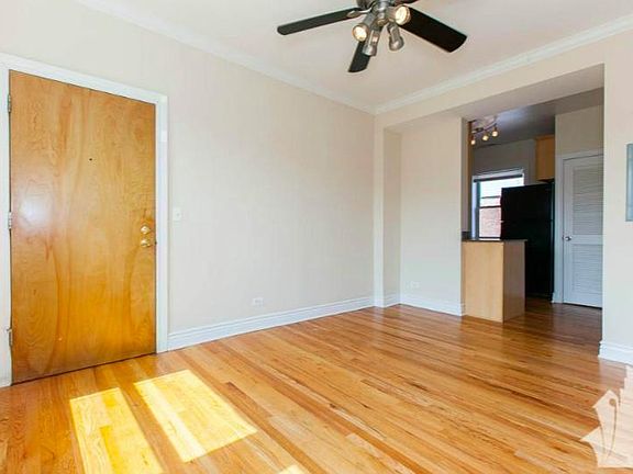 3rd image of 1214 W Waveland Ave #1216-3