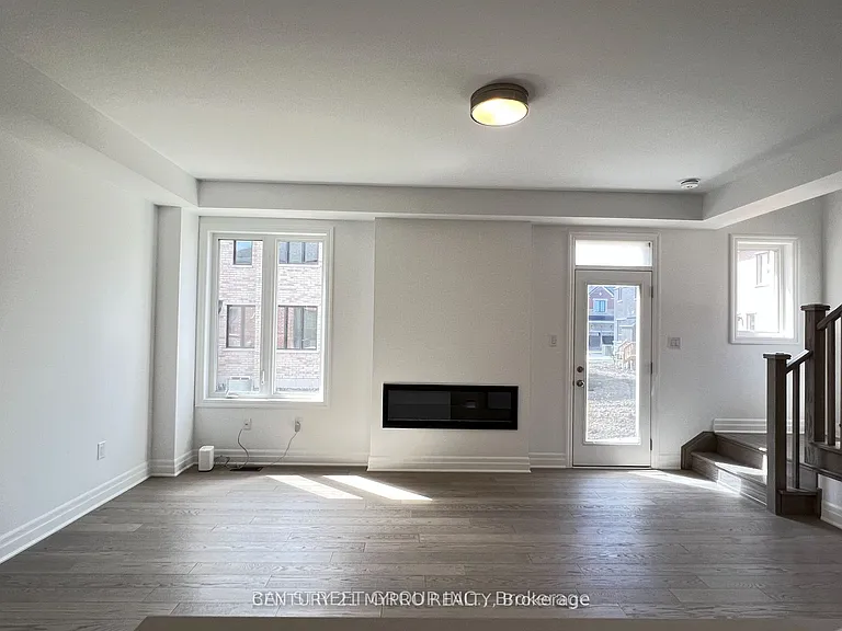 43 Berczy Manor Cres — Photo 3