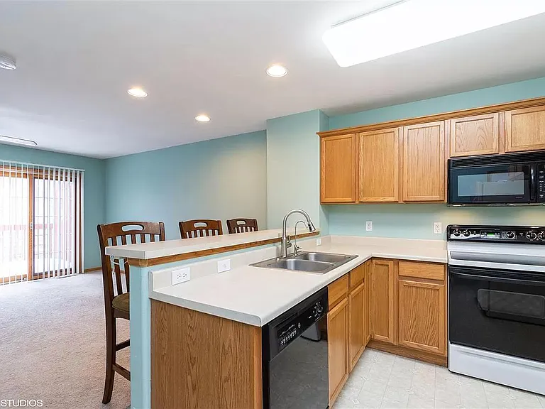 660 Magnolia Ln #1 — Photo 6