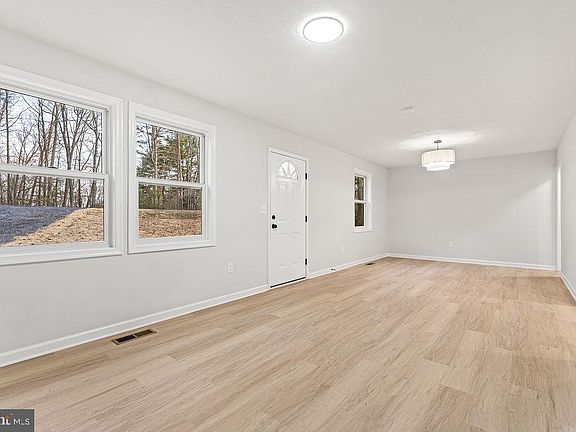 3rd image of 13162 Scotts Mill Rd