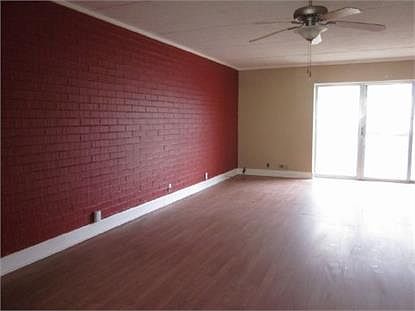 3rd image of 158 Berlin Dr