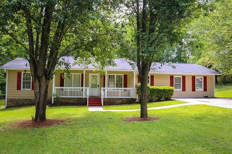 1st image of 1952 S Oak Dr