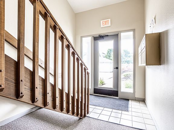 3rd image of 8314 Glenwillow Ln Unit 206