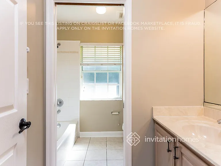 13740 Cromer Ct — Photo 17