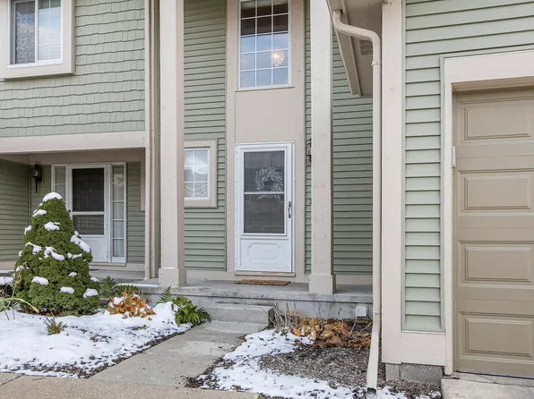 619 Liberty Pointe Dr, Ann Arbor, MI 48103