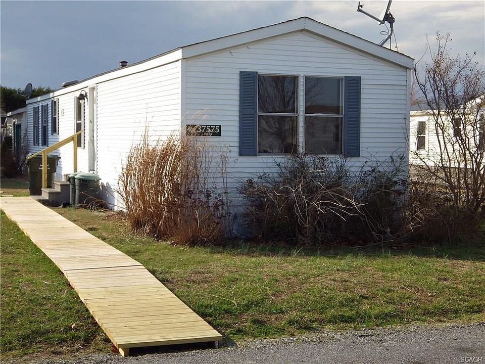 1st image of 37575 Pear Tree Ln