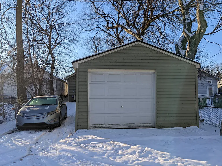 353 E Cambourne St — Photo 9