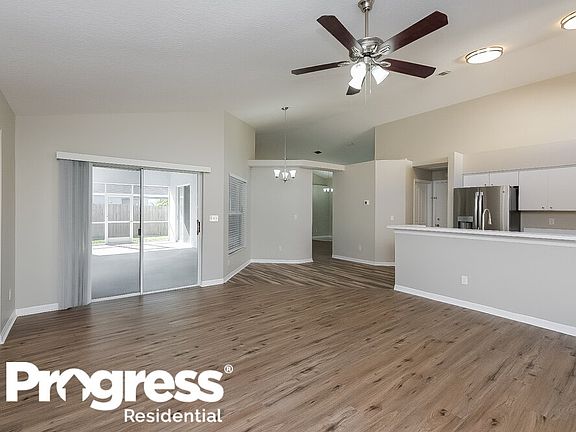 4th image of 1415 New Britain Dr
