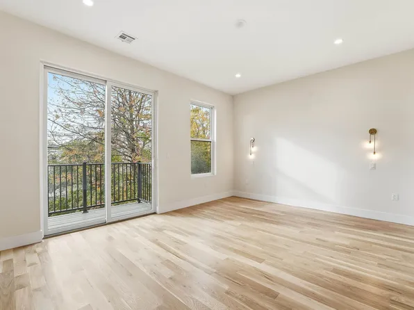 25 Lembeck Avenue image 14 of 26