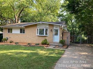 429 Manor Dr, Ann Arbor, MI 48105