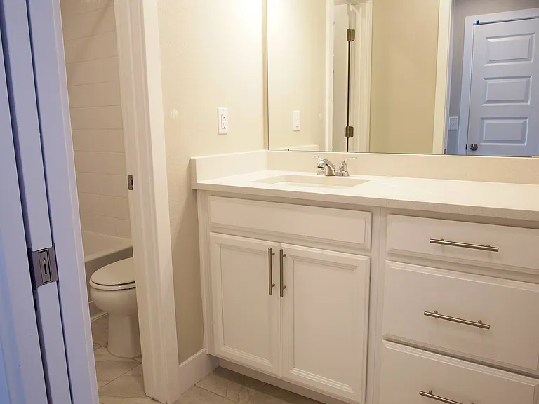 2541 N Moline St #2-BDRM TOWNHOUSE — Photo 14