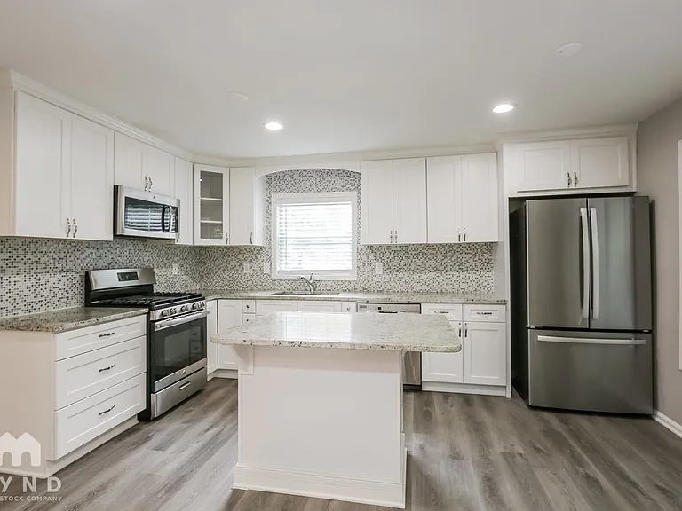1625 Cumberland Club Rd SW — Photo 2