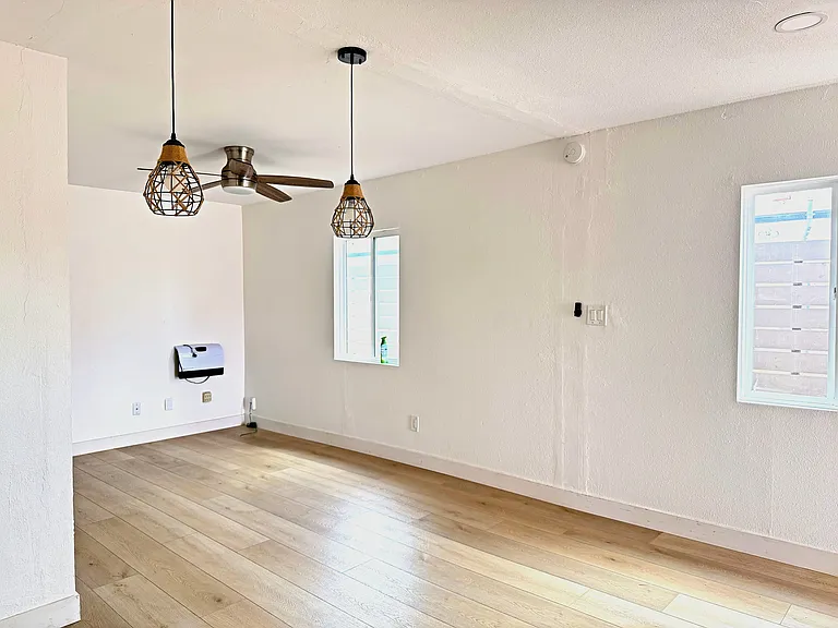 577 Florence St — Photo 19