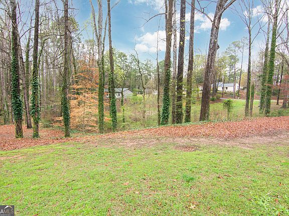 5th image of 2703 Heath Ln