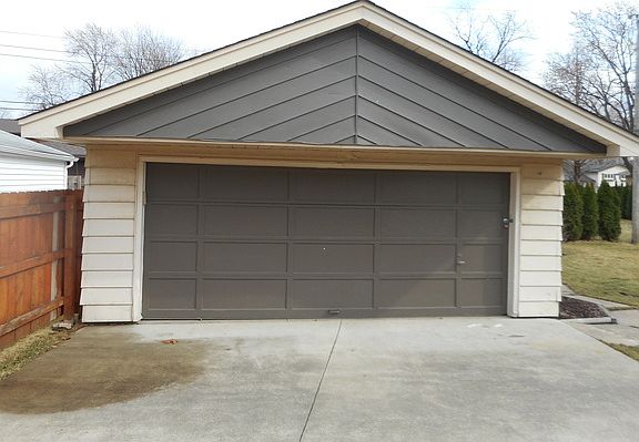 4th image of 10541 S Kolmar Ave