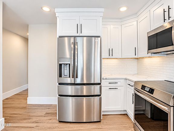 4th image of 111 38th St #7