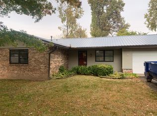 2300 Pin Oak Dr APT B, Springdale, AR 72762