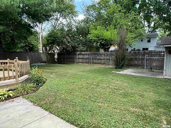 5th image of 211 S Canterbury Dr