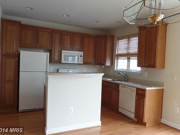 3rd image of 741 Collington Ct