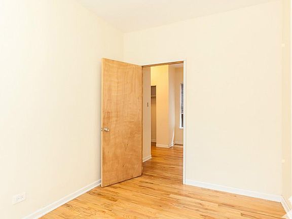 5th image of 654 W Cornelia Ave #21