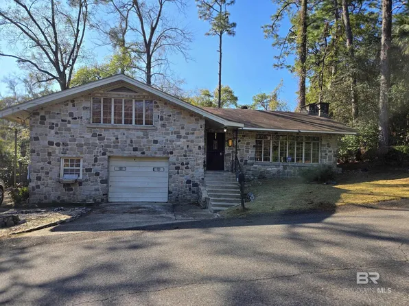 5231 Colonial Cir N, Mobile, AL 36618