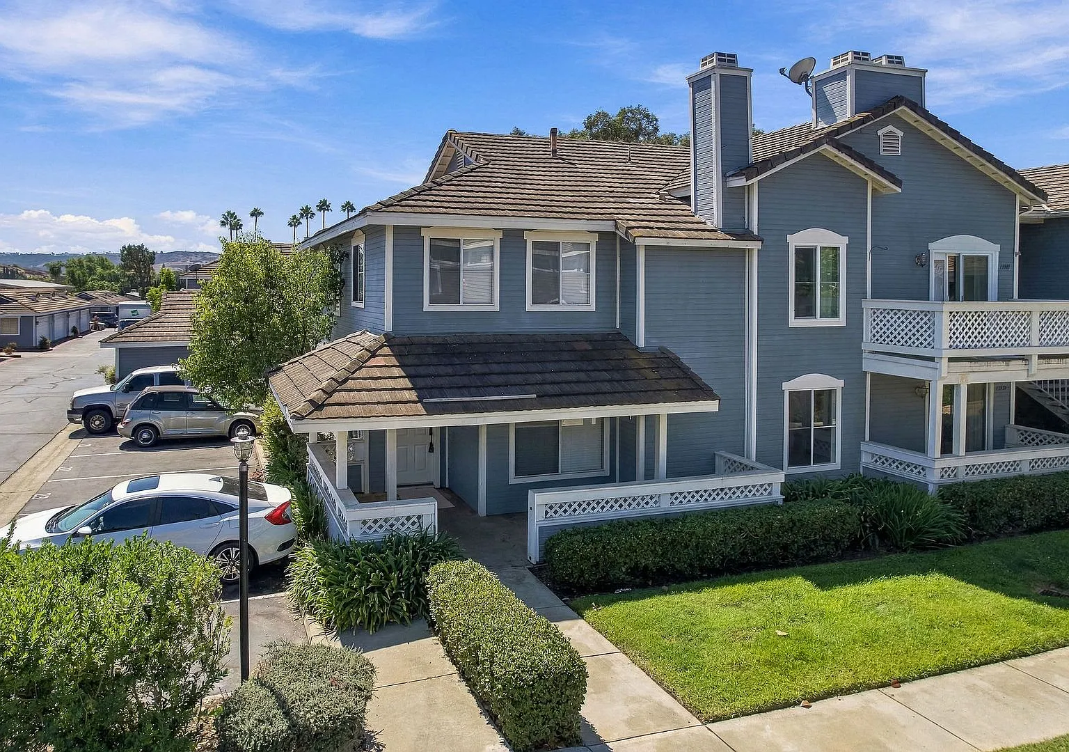 Charming 3 bd Townhome in Historic Poway District — Photo 2