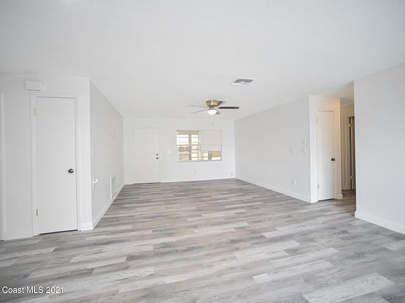 3rd image of 3305 Melody Ln