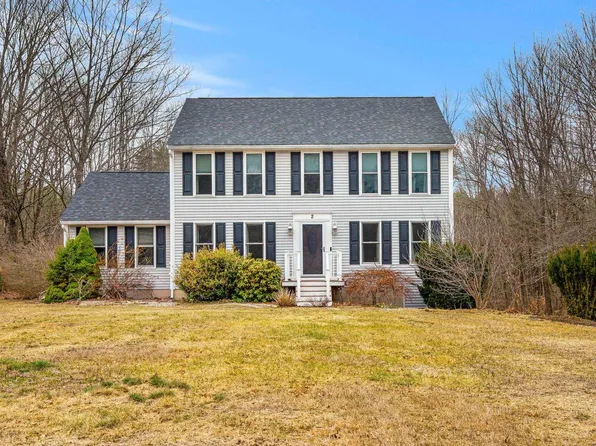 2 Sara Beth Lane, Londonderry, NH 03053