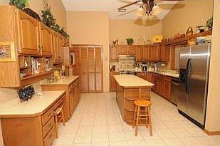 3rd image of 274 Castleford Ct