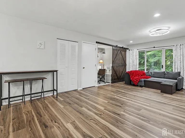 23 Morgan Pl — Photo 7