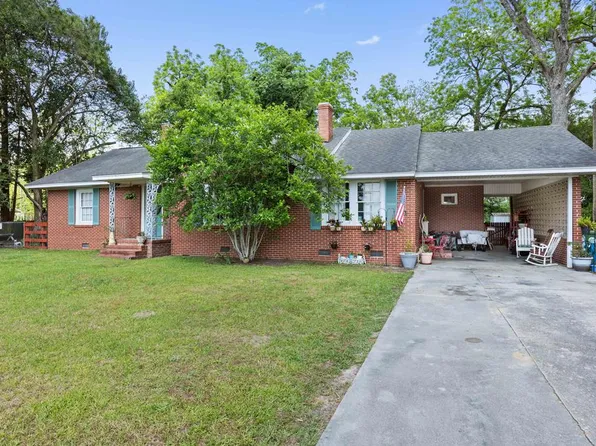 711 S Parrish Ave, Adel, GA 31620