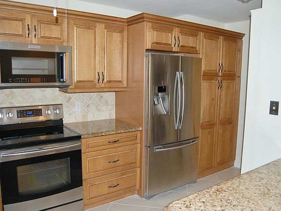 5th image of 200 Intracoastal Pl APT 303