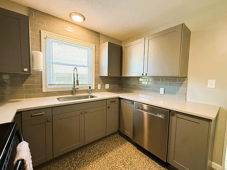 2037 S Laura Ave — Photo 10