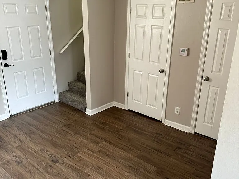East University Apartments — Photo 5