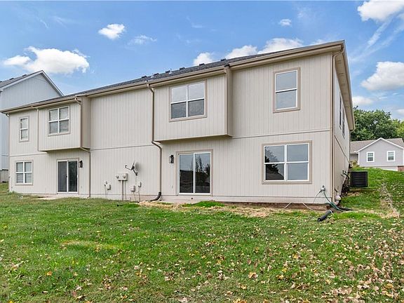 4th image of 1211 NW Scenic Dr