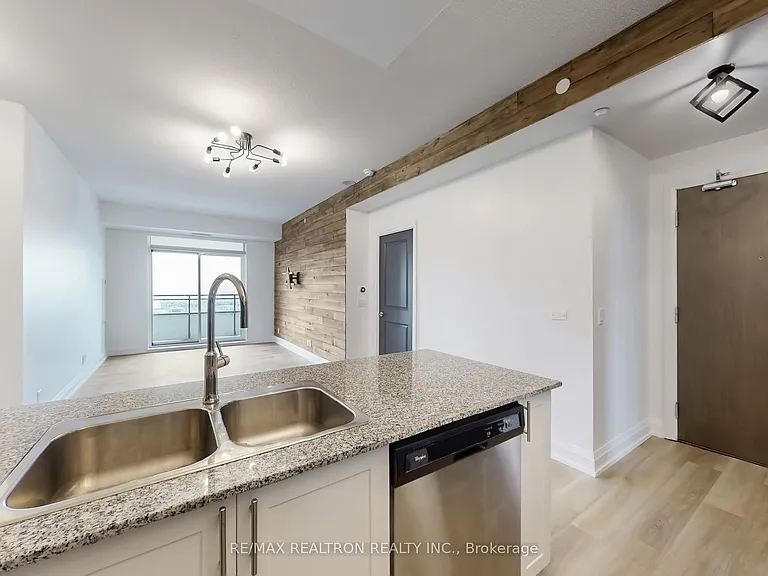 7890 Bathurst St #2505 — Photo 5
