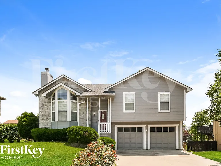 1607 Stasi Ave — Photo 1