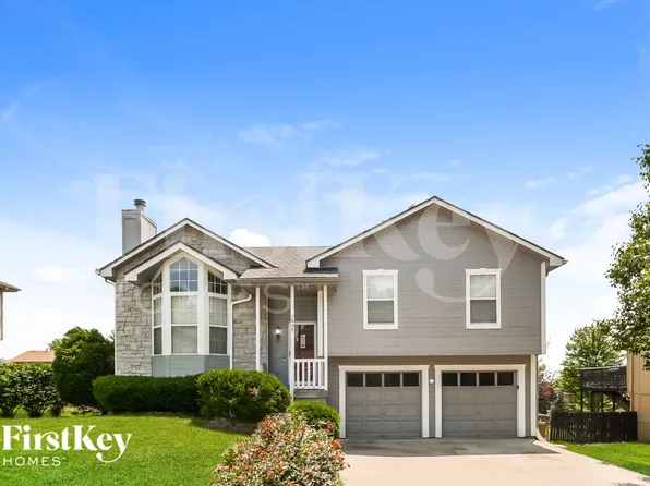 1607 Stasi Ave, Raymore, MO 64083