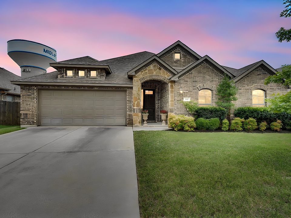 1st image of 3226 Paisley Dr