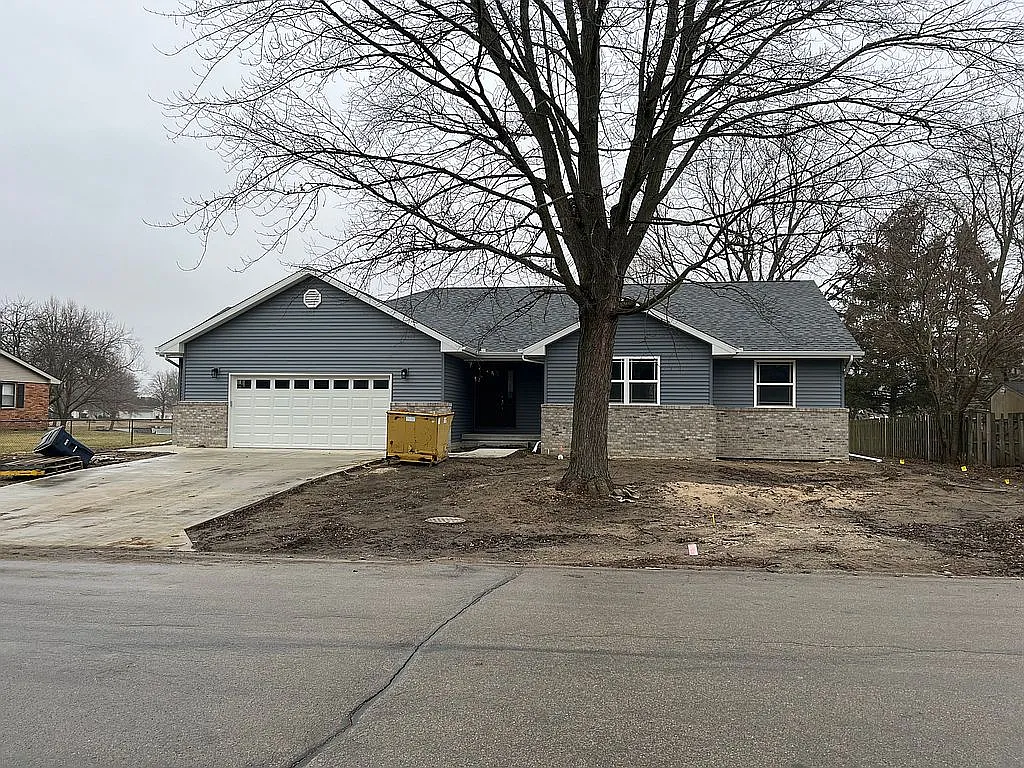 344 Highland Dr photo 1