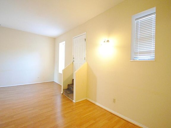 3rd image of 1949 Lynch St #D