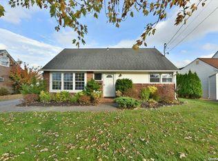 125 Belmill Rd, Bellmore, NY 11710