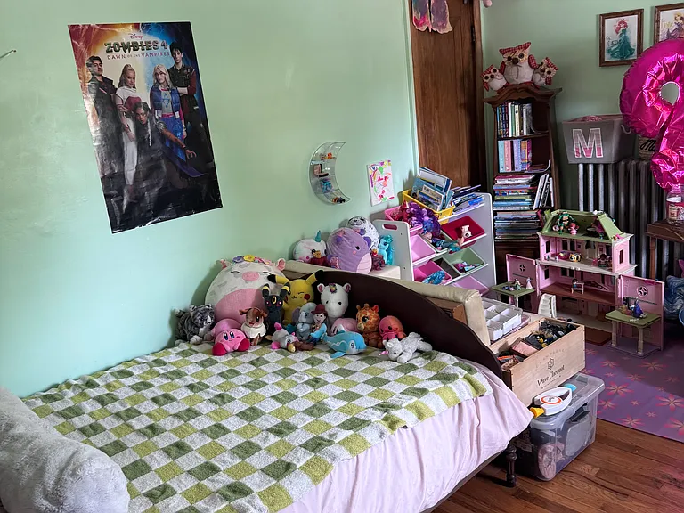 22246 Virginia Ave — Photo 2