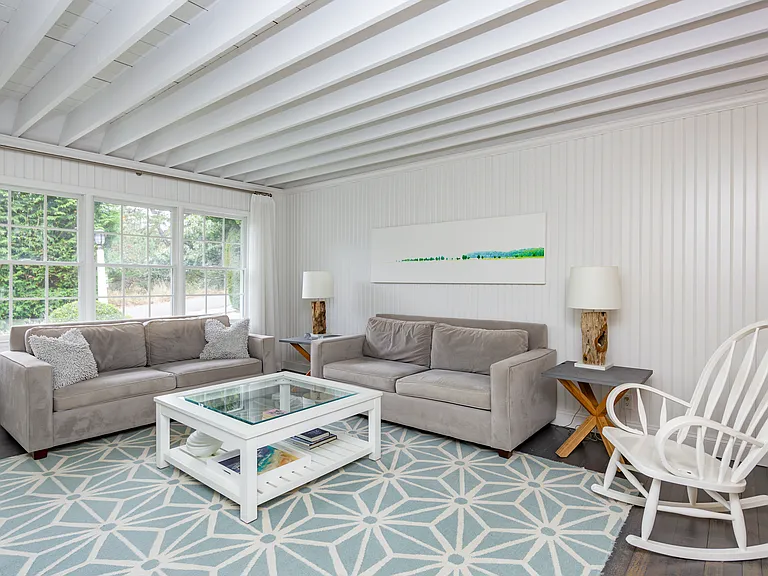 11 Beach Ave — Photo 2