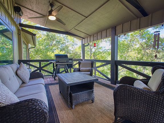 5th image of 8550 Lakewood Dr