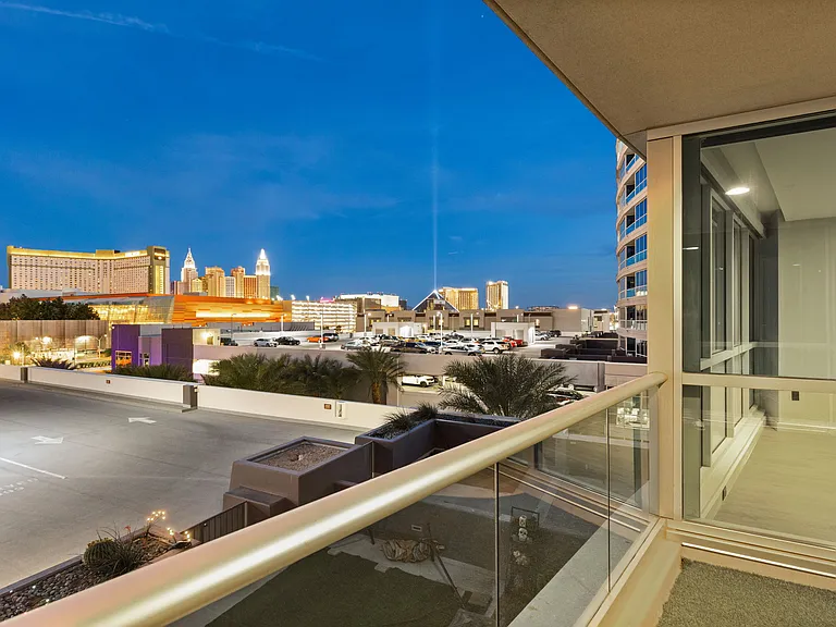4525 Dean Martin Dr #511 — Photo 14