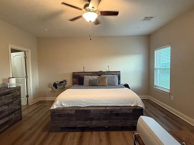 107 Liberty Dr — Photo 12