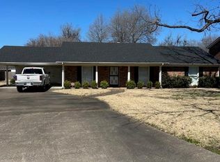 1113 W 2nd St, Clarksdale, MS 38614