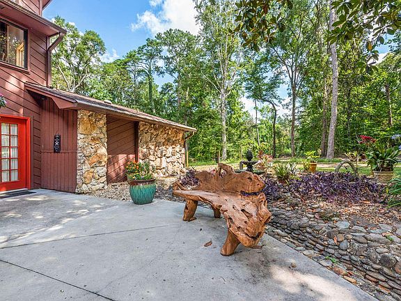 3rd image of 378 NW Spring Hollow Blvd