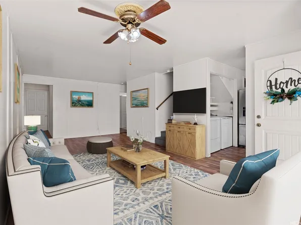 85-157 Ala Akau St APT C, Waianae, HI 96792